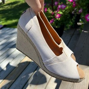 BOBS by sketchers comfortable neutral tan striped comfort wedge high heel